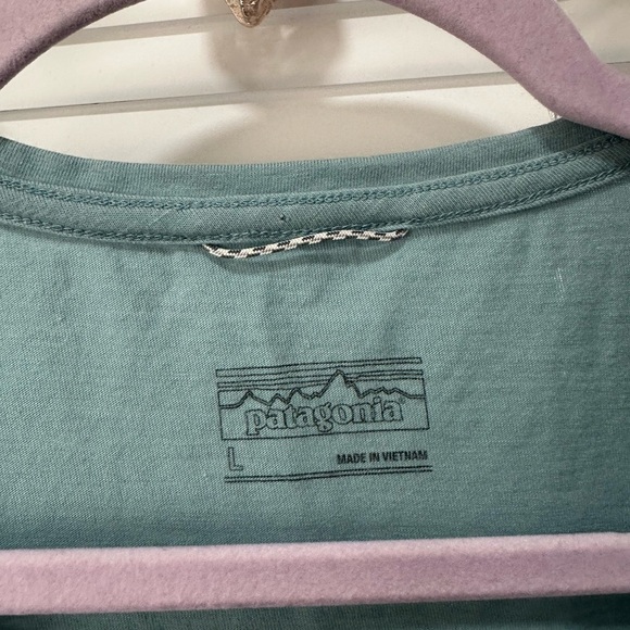 Patagonia Tank Top with pocket - Picture 3 of 4